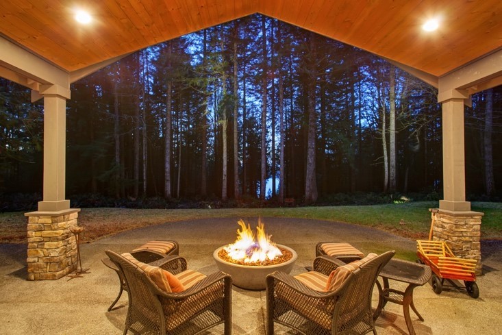 How to Create the Perfect Outdoor Entertainment Area for Winter